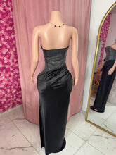 Load image into Gallery viewer, Queen Corset Dress - Black
