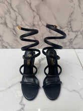 Load image into Gallery viewer, LaceUp Heels - Black
