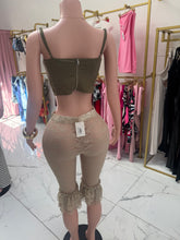 Load image into Gallery viewer, Lace  Capris - Beige
