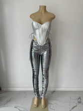 Load image into Gallery viewer, Yonce Silver Leggings
