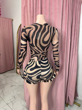 Load image into Gallery viewer, Paris Short Set
