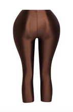 Load image into Gallery viewer, Demi Capris - Brown
